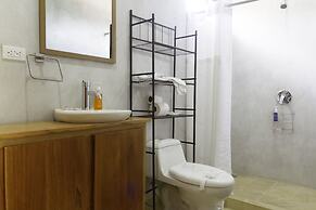 Heart of Jaco: Luxury Villa with Pool by RedAwning