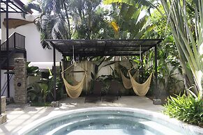 Heart of Jaco: Luxury Villa with Pool by RedAwning