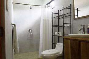 Heart of Jaco: Luxury Villa with Pool by RedAwning