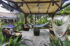 Heart of Jaco: Luxury Villa with Pool by RedAwning