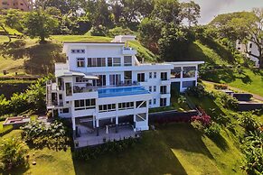 Luxury Hillside Estate at Nativa Resort