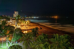 Ocean View, Luxury Penthouse at Diamonte del Sol 702N by RedAwning