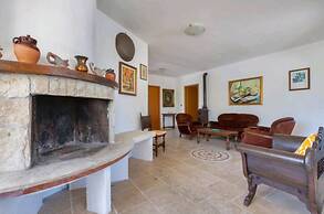 Villa With Garden and Relaxing Atmosphere