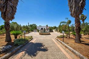 Villa With Garden and Relaxing Atmosphere