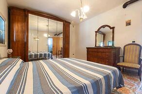 Villa With Garden and Relaxing Atmosphere