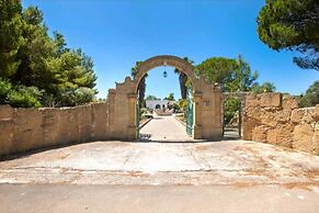 Villa With Garden and Relaxing Atmosphere