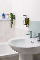 Bijoux Central Plymouth 1 Bed Apartment