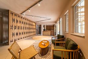 Thalassa Cape Philian Collection