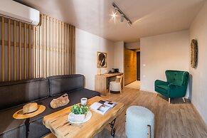 Thalassa Cape Philian Collection