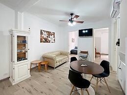 Centrally Located Apartment Near the Obelisco in Buenos Aires Num7826