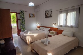 Harrys bar & apartments