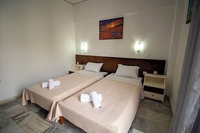 Harrys bar & apartments