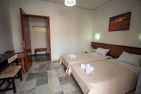 Harrys bar & apartments