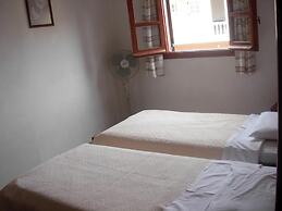 Harrys bar & apartments