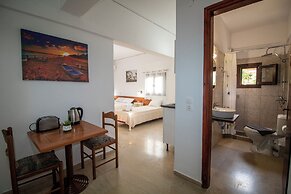 Harrys bar & apartments