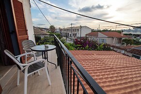 Harrys bar & apartments