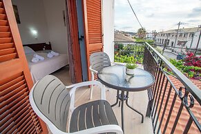 Harrys bar & apartments