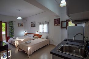 Harrys bar & apartments