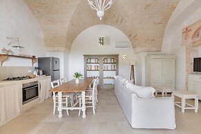 3646 Casal 800 by Perle di Puglia