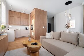 Beige Apartment Poznań by Renters