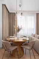 Beige Apartment Poznań by Renters