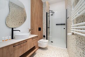 Beige Apartment Poznań by Renters