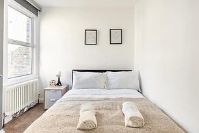 Charming 3-bed Apartment in London