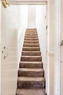 Charming 3-bed Apartment in London