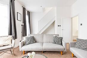 Charming 3-bed Apartment in London