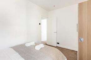 Charming 3-bed Apartment in London