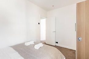 Charming 3-bed Apartment in London