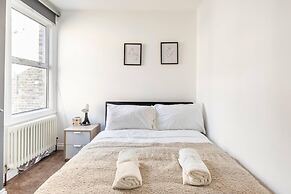 Charming 3-bed Apartment in London