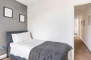 Charming 3-bed Apartment in London