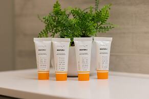 Green Surroundings 2 Bedrooms by Renters