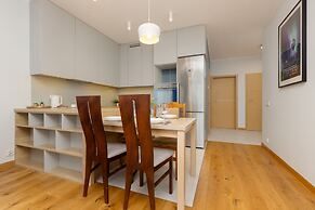 Green Surroundings 2 Bedrooms by Renters