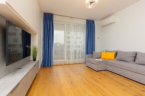 Green Surroundings 2 Bedrooms by Renters