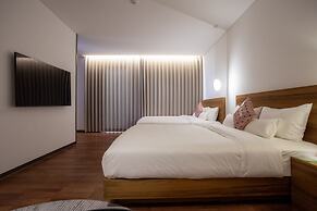 LUEL HOTEL