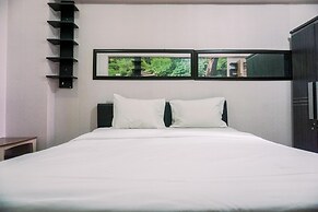 Warm And Cozy Stay Studio Green Bay Pluit Apartment