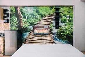 Warm And Cozy Stay Studio Green Bay Pluit Apartment