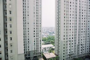 Warm And Cozy Stay Studio Green Bay Pluit Apartment