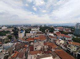 Best Location 1Br Without Living Room Apartment Braga City Walk