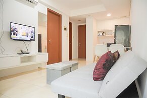 Modern And Homey 2Br At Mt Haryono Square Apartment