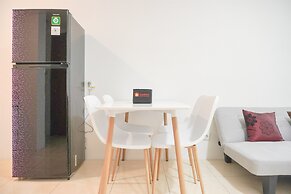 Modern And Homey 2Br At Mt Haryono Square Apartment