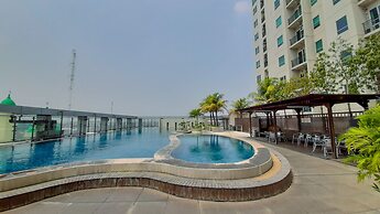 Modern And Homey 2Br At Mt Haryono Square Apartment