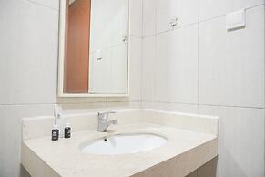 Modern And Homey 2Br At Mt Haryono Square Apartment