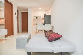 Modern And Homey 2Br At Mt Haryono Square Apartment