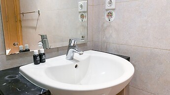 Homey And Nice 1Br At The Mansion Kemayoran Apartment