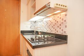 Homey And Nice 1Br At The Mansion Kemayoran Apartment