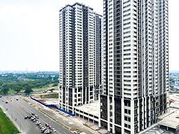 Well Furnished And Comfort 3Br Meikarta Apartment