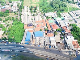 Good And Cozy Studio At Pollux Chadstone Apartment